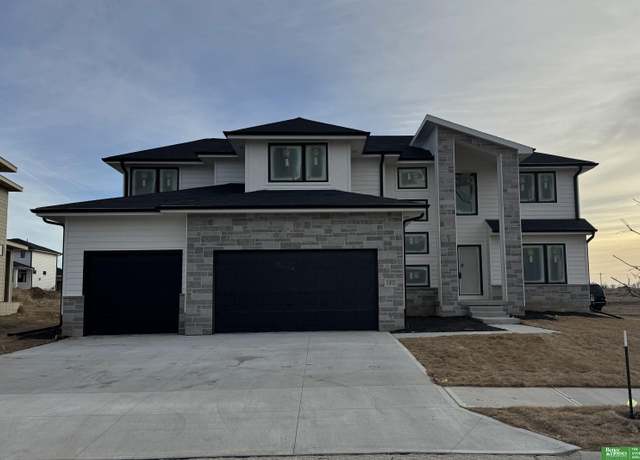 Property at 5801 Purple Martin Pkwy, Elkhorn, NE 68022, 5 beds, 4.5 baths