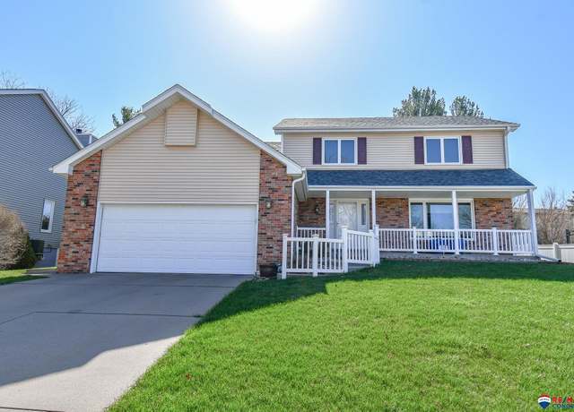 Property at 3646 S 77th St, Lincoln, NE 68506, 4 beds, 3.5 baths