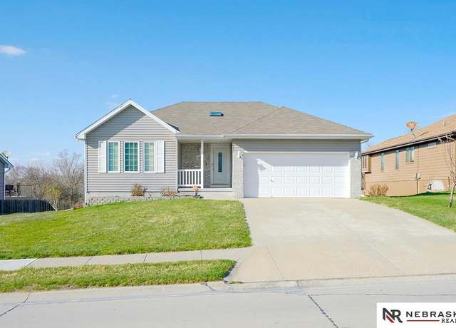Property at 16212 Timberlane Dr, Omaha, NE 68136, 4 beds, 3 baths