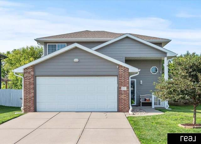Property at 1603 28th Ave, Council Bluffs, IA 51501, 3 beds, 1.5 baths