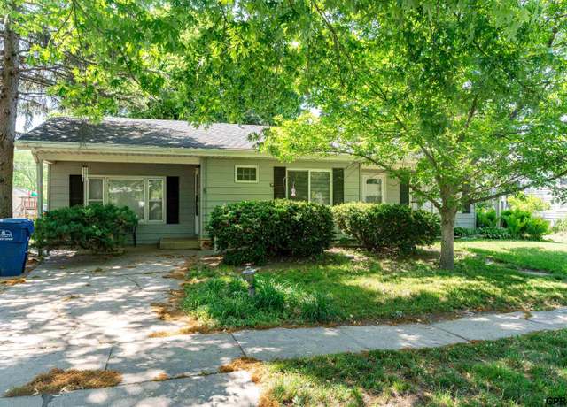 Property at 2219 Norman Ave, Crete, NE 68333, 3 beds, 1 bath