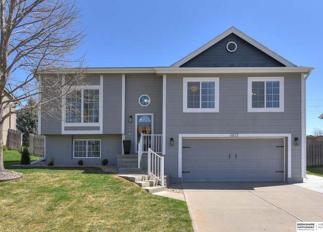 Property at 5833 S 190th Ter, Omaha, NE 68135, 3 beds, 2 baths