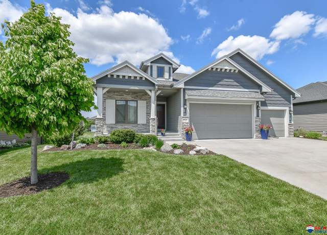 Property at 9621 S 30th St, Lincoln, NE 68516, 4 beds, 3 baths