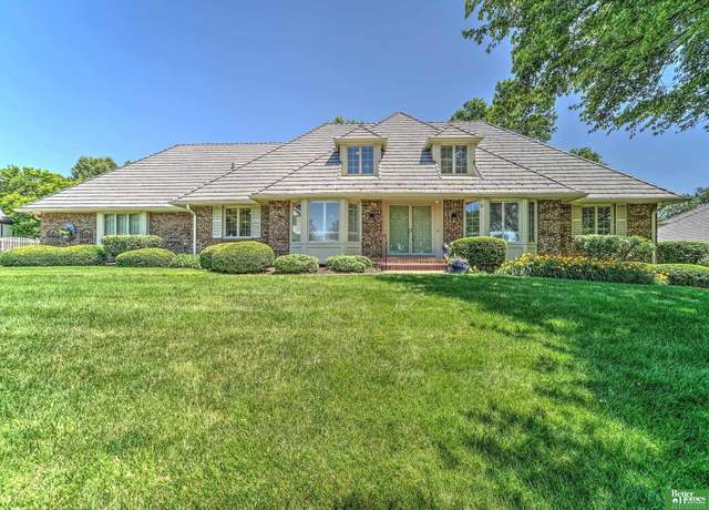 Property at 9706 Ascot Dr, Omaha, NE 68114, 3 beds, 2.5 baths
