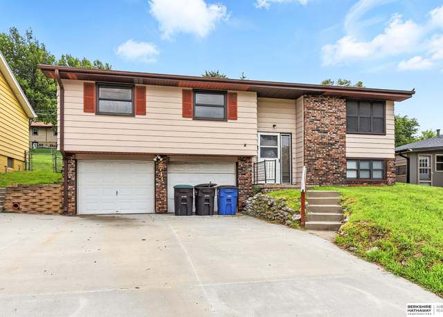 Property at 2743 S 50th St, Omaha, NE 68106, 3 beds, 2 baths