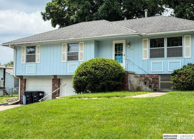 Property at 9667 Ames Ave, Omaha, NE 68134, 3 beds, 2.5 baths