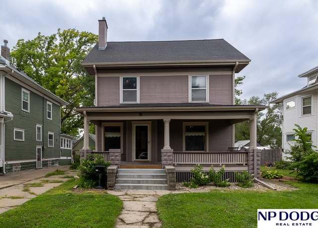 Property at 425 S 26th St, Lincoln, NE 68510, 5 beds, 1.5 baths