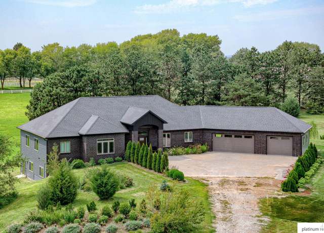Property at 245 N 148th St, Lincoln, NE 68527, 5 beds, 5.5 baths