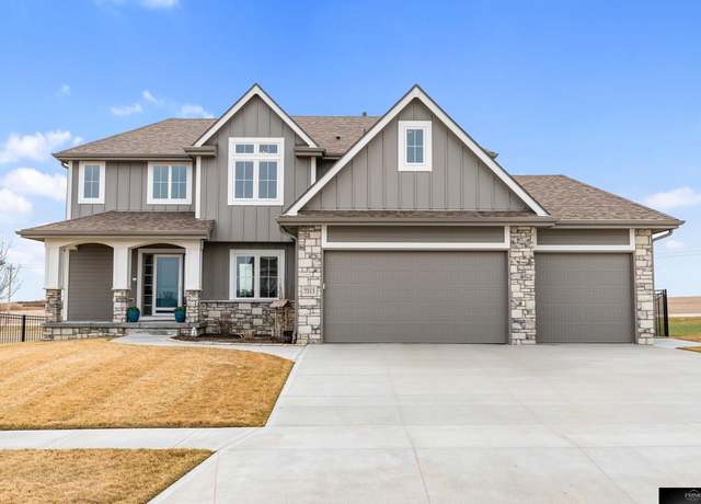 Property at 7313 Swallowtail St, Papillion, NE 68046, 5 beds, 3 baths
