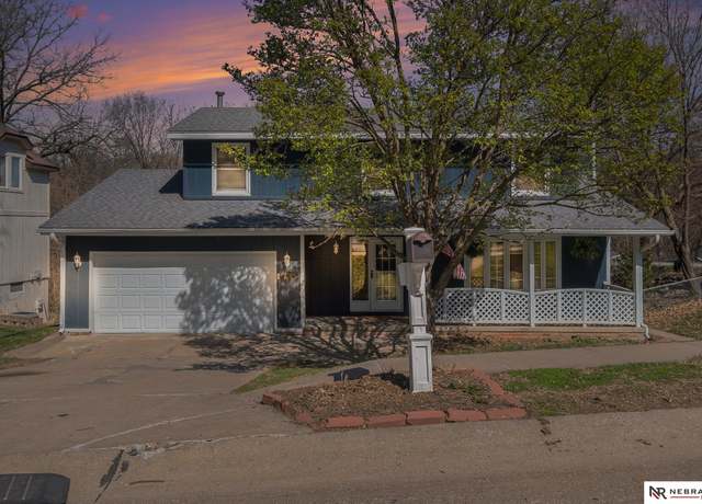 Property at 12749 Forestdale Dr, Bellevue, NE 68123, 4 beds, 3 baths
