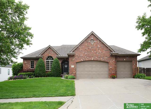 Property at 19832 Chicago St, Omaha, NE 68022, 4 beds, 3 baths