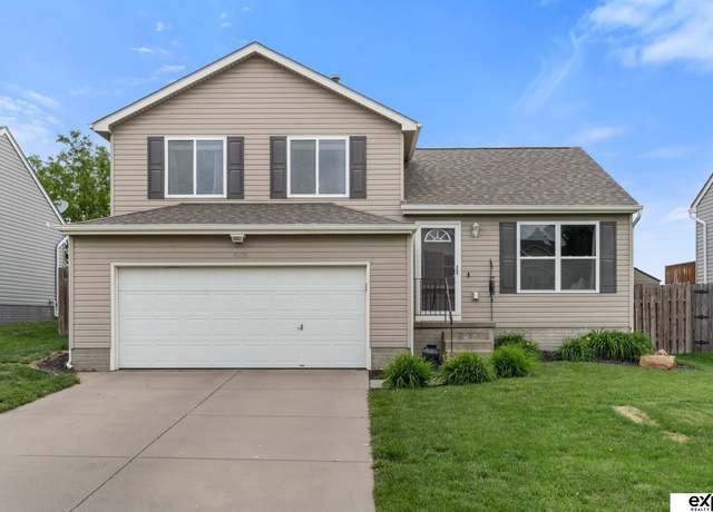 Property at 16136 Cherrywood St, Omaha, NE 68136, 3 beds, 2 baths