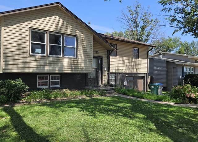 Property at 8822 Pine Dr, La Vista, NE 68128, 4 beds, 2 baths