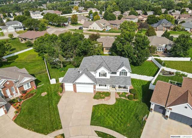 Property at 9402 Margo Cir, La Vista, NE 68128, 4 beds, 3.5 baths