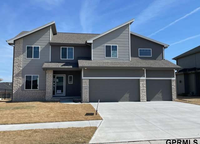 Property at 5501 N 208th St, Elkhorn, NE 68022, 4 beds, 6.5 baths