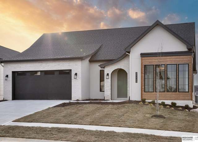 Property at 21113 Laurel Ave, Elkhorn, NE 68022, 3 beds, 2.5 baths