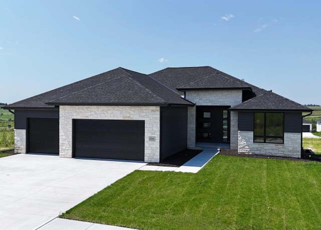 Property at 5502 N 213th St, Elkhorn, NE 68022, 6 beds, 3 baths