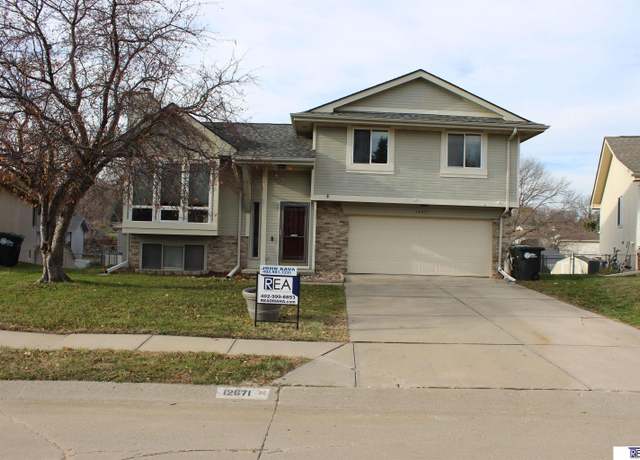 Property at 12671 Grand Ave, Omaha, NE 68164, 3 beds, 2 baths
