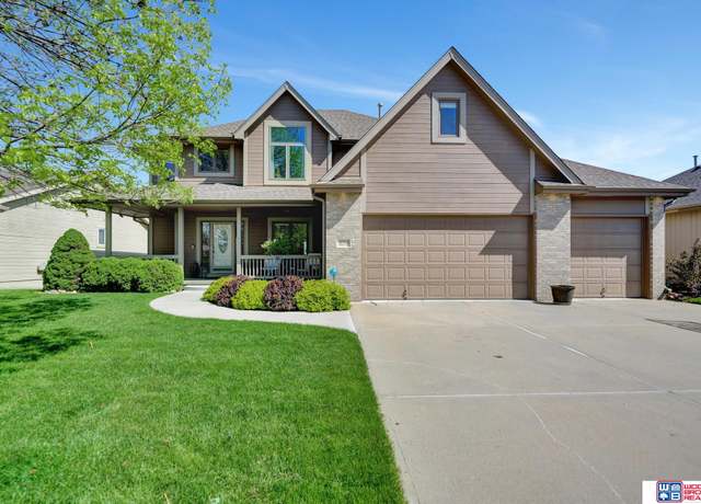 Property at 16528 Briar St, Omaha, NE 68136, 4 beds, 3.5 baths