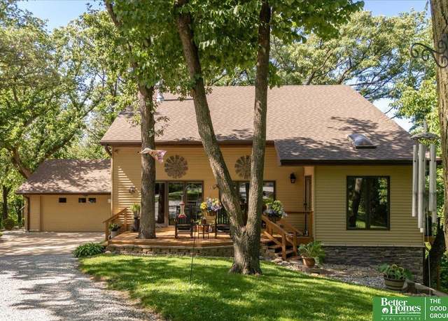 Property at 17633 Pioneer Trl, Plattsmouth, NE 68048, 2 beds, 1.5 baths
