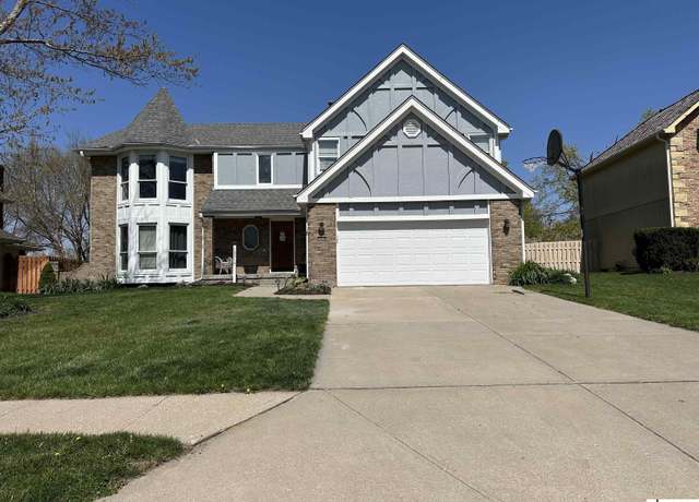 Property at 10514 Adams Dr, Omaha, NE 68127, 4 beds, 3.5 baths