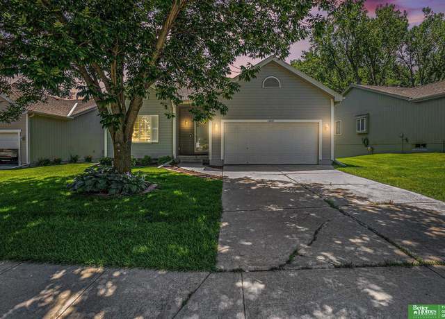Property at 15209 Saratoga St, Omaha, NE 68116, 3 beds, 3 baths