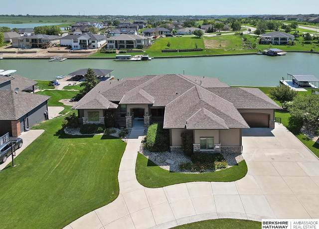 Property at 11777 N 175 Cir, Bennington, NE 68007, 5 beds, 5 baths