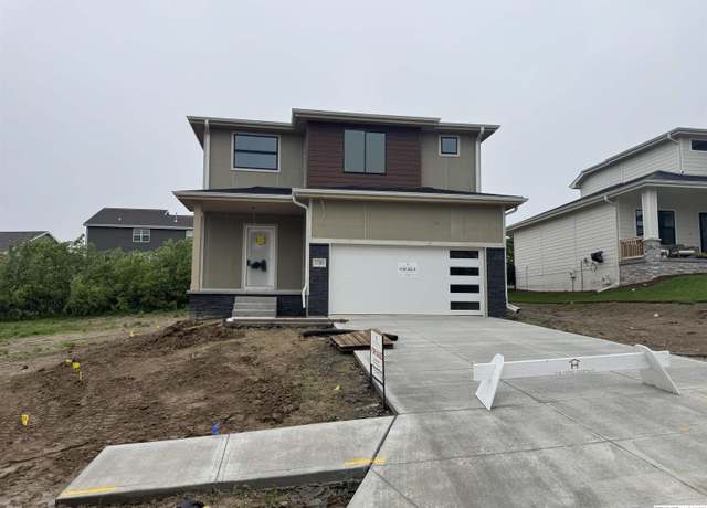 Property at 7709 N 116th Ave, Omaha, NE 68142, 3 beds, 2.5 baths