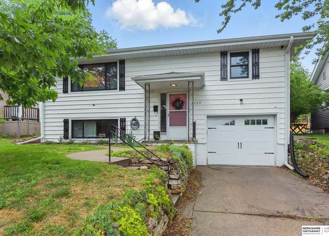 Property at 2309 N 70th St, Omaha, NE 68104, 3 beds, 2 baths
