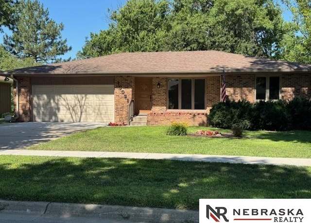 Property at 10021 N 143rd St, Waverly, NE 68462, 3 beds, 3 baths