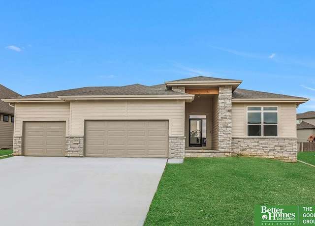 Property at 19836 Adams St, Omaha, NE 68135, 4 beds, 3 baths