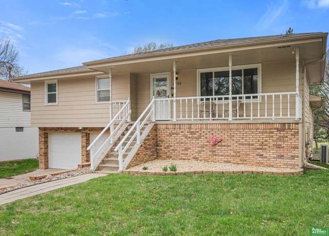 Property at 5730 S 123rd St, Omaha, NE 68137, 3 beds, 1.5 baths