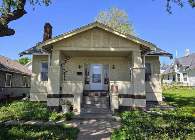 Property at 6808 N 30 St, Omaha, NE 68110, 5 beds, 3 baths
