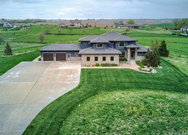 Property at 10731 S 232nd St, Gretna, NE 68028, 6 beds, 5 baths