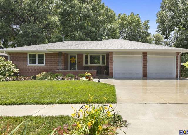 Property at 3611 Prescott Ave, Lincoln, NE 68506, 3 beds, 2 baths