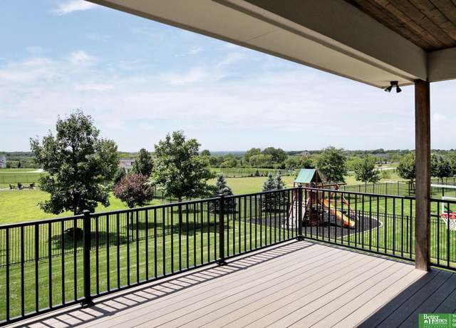 Property at 4426 S 220th St, Omaha, NE 68022, 5 beds, 4 baths