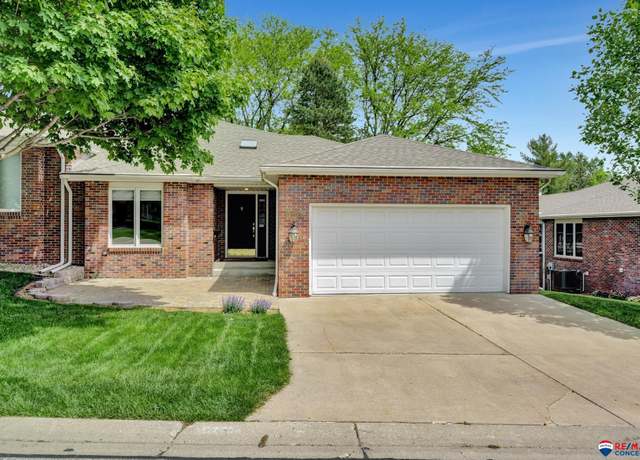 Property at 6731 Flint Ridge Rd, Lincoln, NE 68506, 4 beds, 3 baths