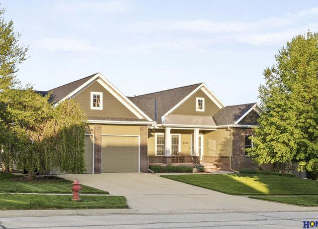 Property at 6920 NW 3rd St, Lincoln, NE 68521, 5 beds, 3.5 baths