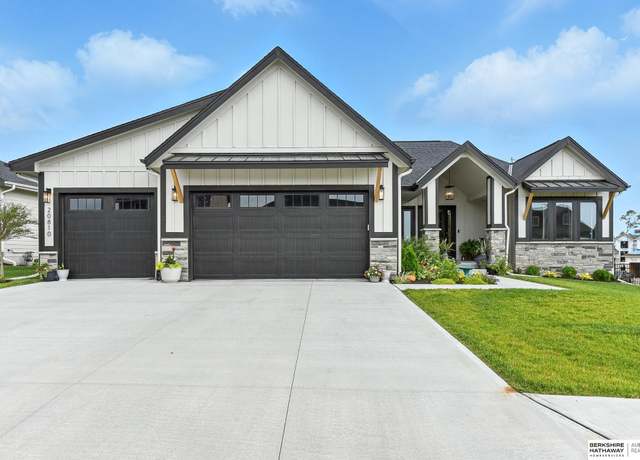 Property at 20810 Hartman Ave, Elkhorn, NE 68022, 5 beds, 2 baths