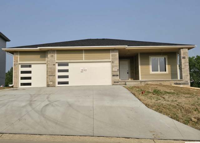 Property at 11342 N 162 St, Bennington, NE 68007, 4 beds, 3 baths