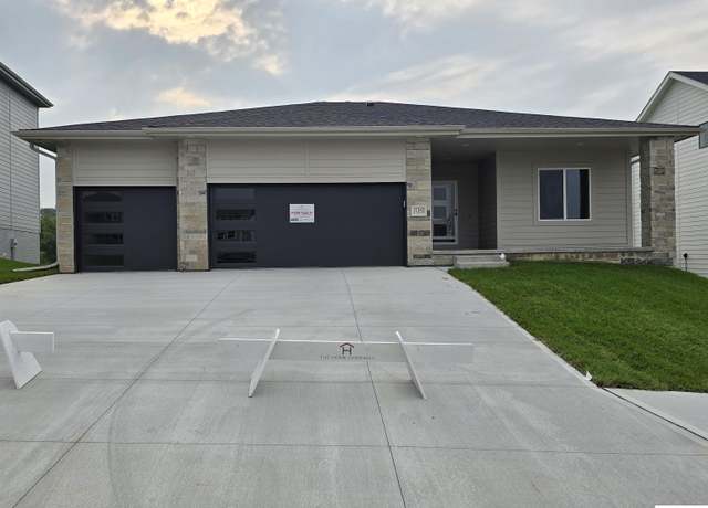 Property at 11342 N 162 St, Bennington, NE 68007, 4 beds, 3 baths