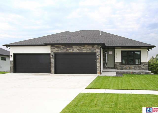 Property at 9679 Topher Blvd, Lincoln, NE 68526, 4 beds, 3 baths