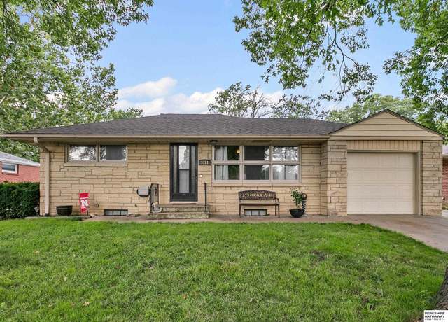 Property at 3321 N 67th St, Lincoln, NE 68507, 2 beds, 2 baths