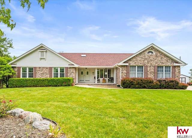 Property at 17911 Peterson Rd, Plattsmouth, NE 68048, 3 beds, 4 baths
