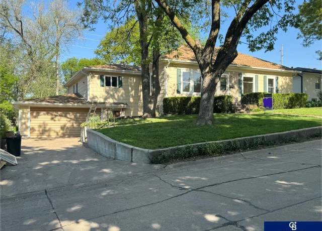 Property at 325 S 2nd St, Seward, NE 68434, 3 beds, 1 bath