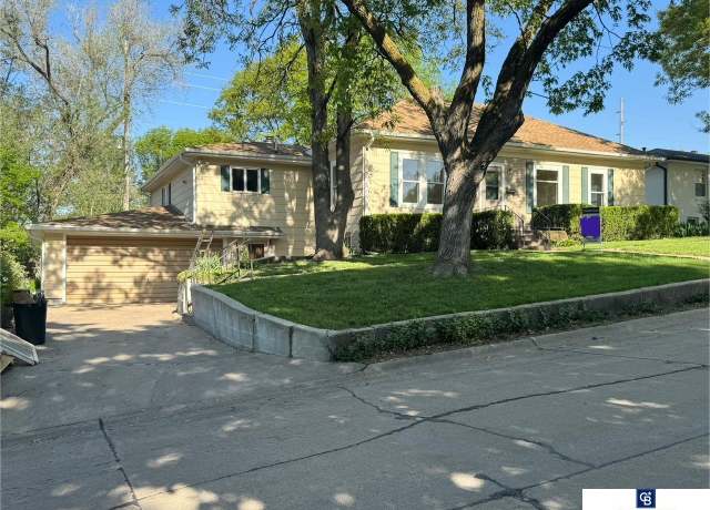 Property at 325 S 2nd St, Seward, NE 68434, 3 beds, 1 bath