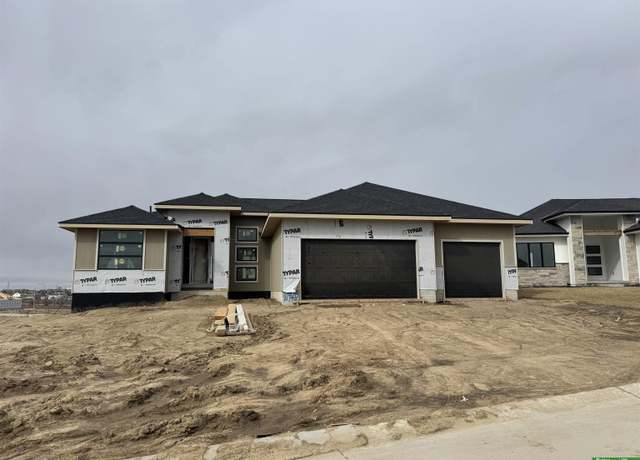 Property at 5808 N 198th St, Elkhorn, NE 68022, 5 beds, 3 baths
