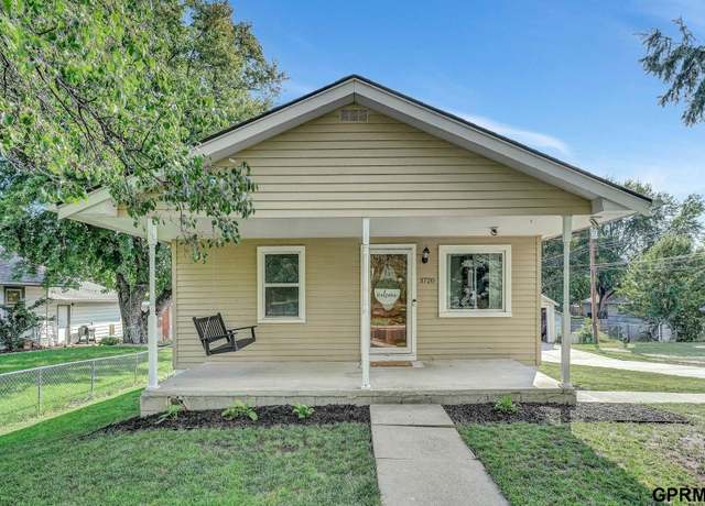 Property at 3720 S 54 St, Lincoln, NE 68506, 2 beds, 2 baths