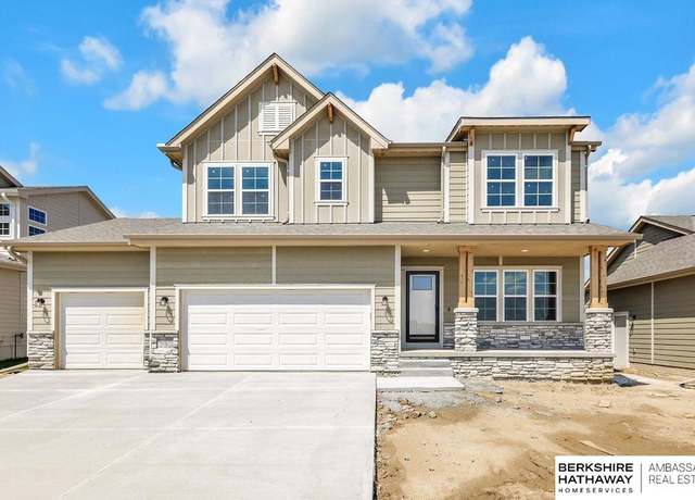 Property at 18458 Palisades Dr, Omaha, NE 68136, 4 beds, 3 baths