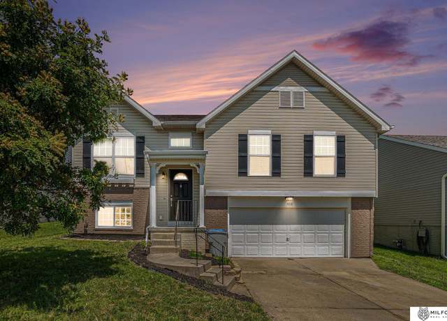 Property at 8830 Quest St, Omaha, NE 68122, 3 beds, 2 baths